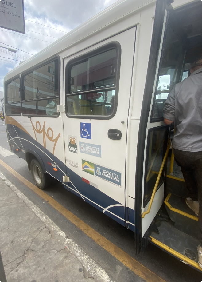 Falta de transporte para professores do distrito de Bate-Pé causa transtornos aos docentes e compromete aulas