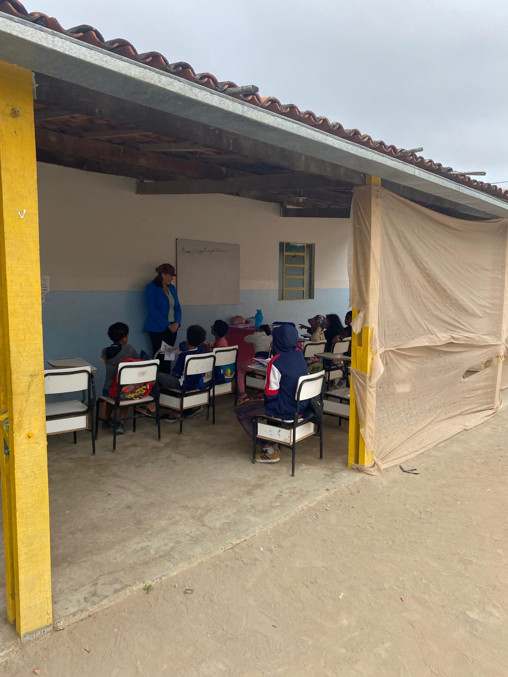 Da propaganda ao descalabro: como a educação ‘top de linha’ se transforma em caos na Escola Municipal Virgílio Ferraz de Oliveira